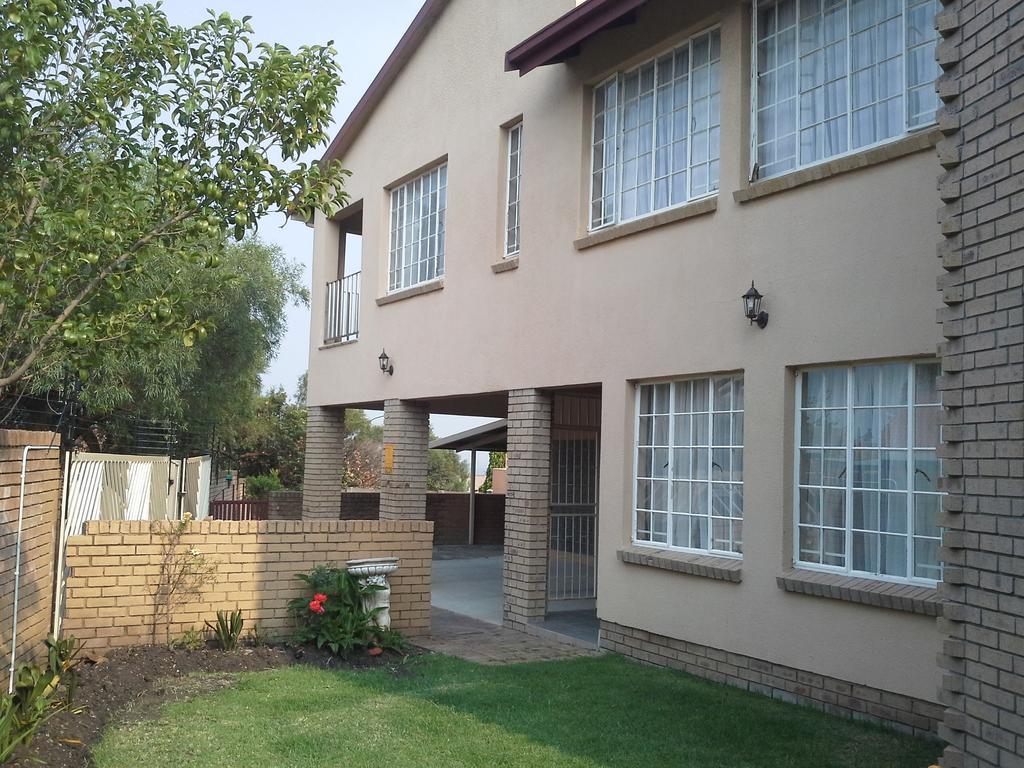 De Zevende Hemel Guesthouse سيكوندا المظهر الخارجي الصورة